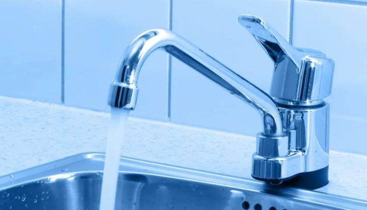 Многие города ЛНР остаются без воды второй день из-за непогоды