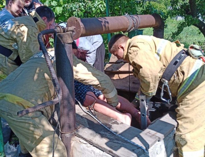 Житель Вахрушево около часа просидел в колодце в холодной воде
