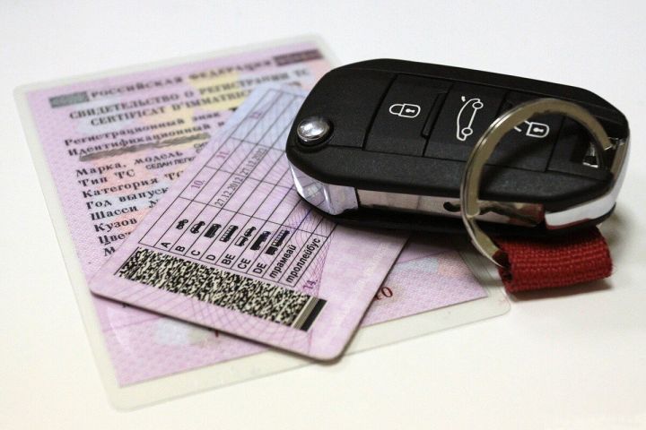 Не служил – не водитель: МВД России будет забирать права у уклонистов
