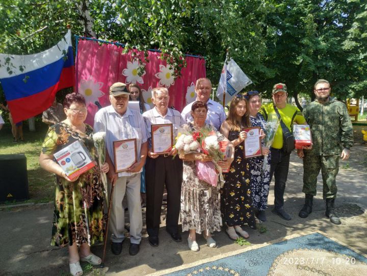Семья – символ жизни: как Краснодон отметил День семьи, любви и верности