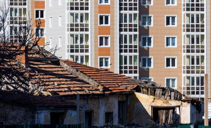 В ЛНР приняты программы по модернизации жилищного фонда до 2030 года: что планируют изменить в Республике за семь лет
