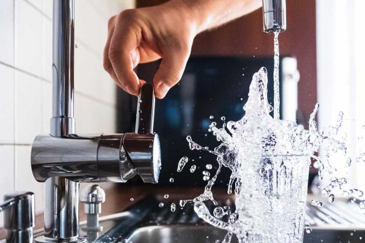 «Лугансквода» сообщила о прекращении подачи воды 1 августа в некоторые районы Брянки