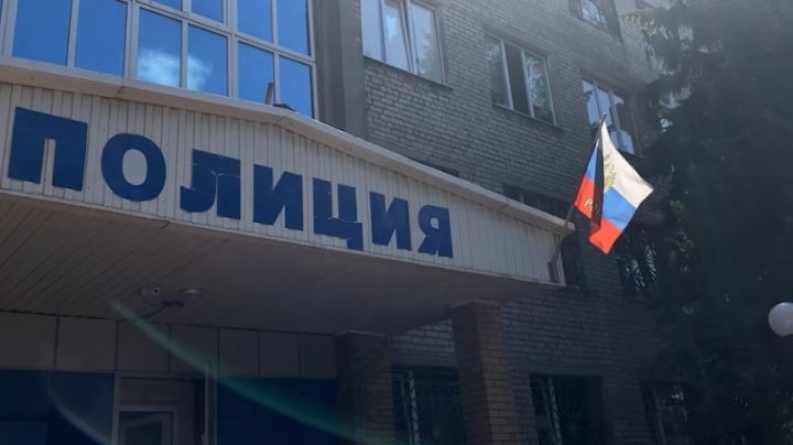 В Свердловске задержали двух мужчин, которые во время застолья сильно избили женщину