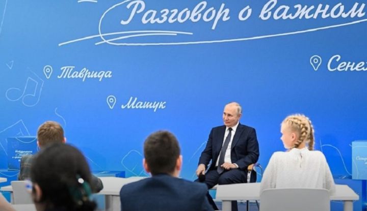 Уроженка Краснодона побеседовала с Путиным о российско-китайских отношениях