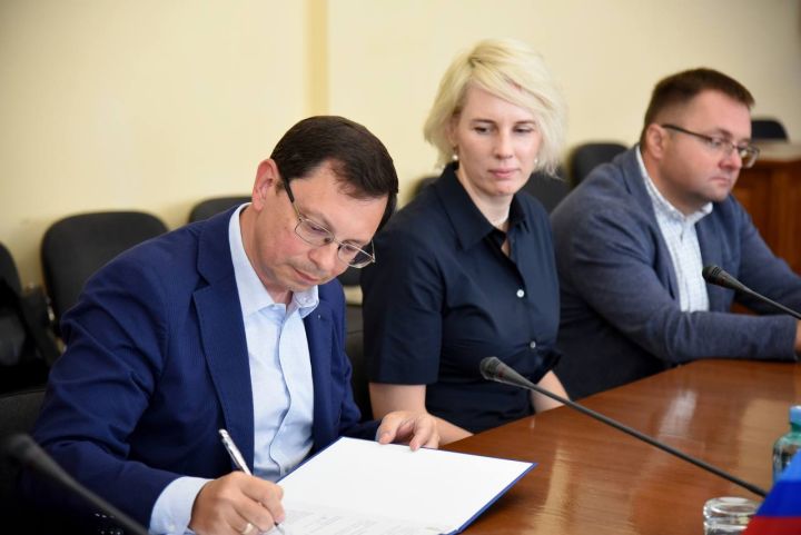 Университет «Высшая школа экономики» и вузы ЛНР заключили соглашение о сотрудничестве