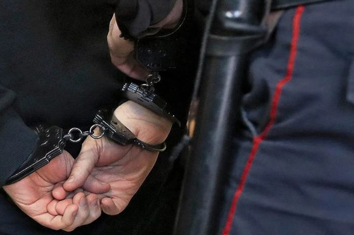 В Луганске задержан сотрудник МВД, который угрожал пистолетом мужчине-свидетелю кражи