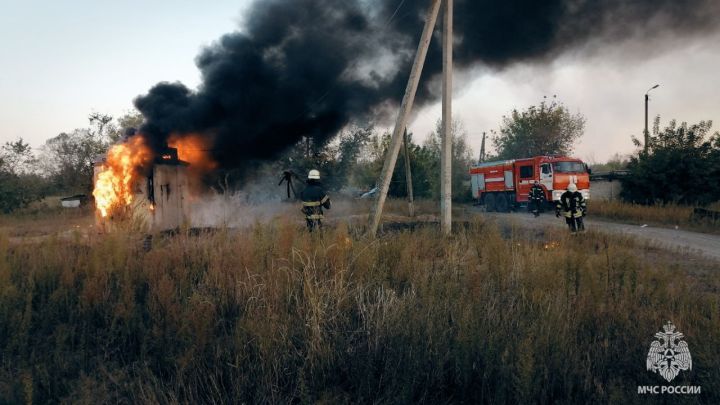 Горящая трава стала причиной возгорания трансформаторной подстанции в Северодонецком районе
