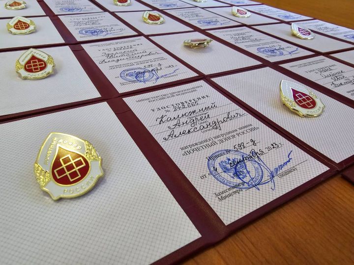 В ЛНР больше ста жителей признаны почетными донорами России