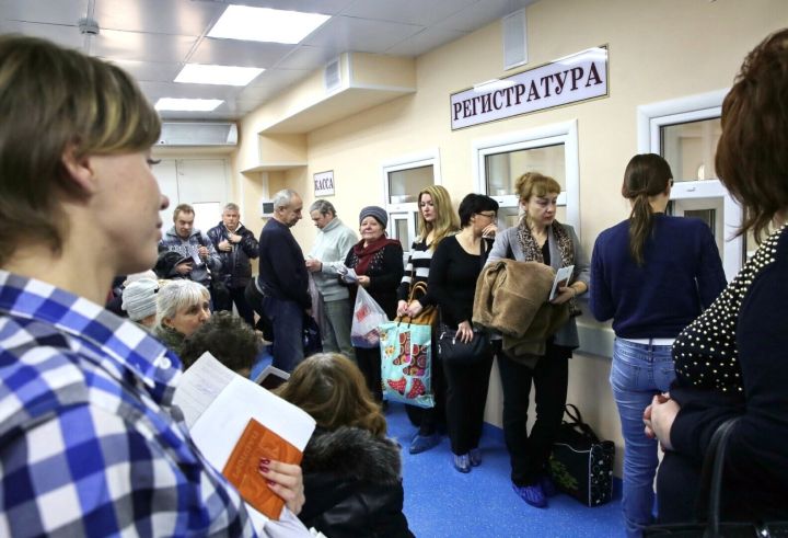 Медиков ЛНР научат, как избавляться от очередей в больницах