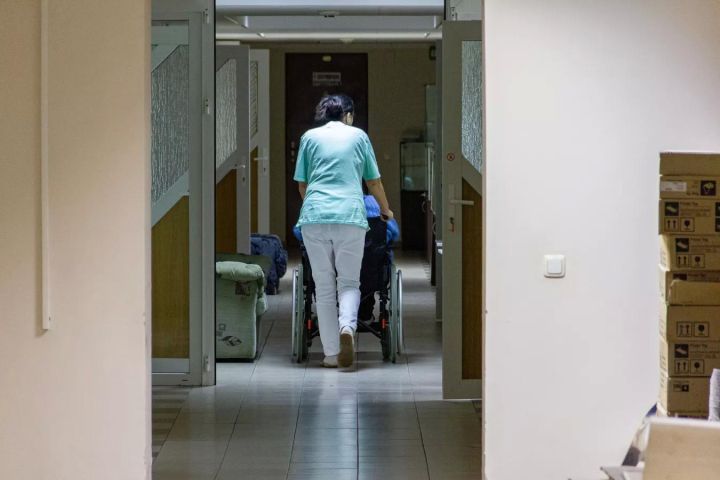 Правительство РФ выделило больше 7 млрд рублей на повышение зарплат медикам