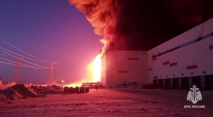 Люди остались без заказов: масштабный пожар произошёл на складах Wildberries в Шушарах, ущерб оценивают в 11 миллиардов рублей