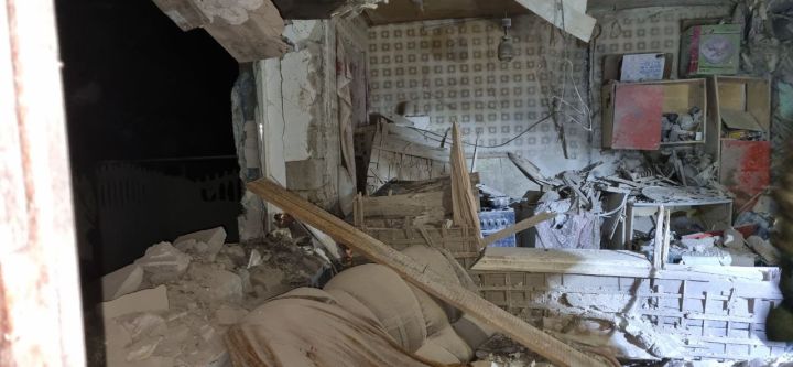 Беспилотник ВСУ ударил по дому в одном из городов ЛНР: погибла пенсионерка, пострадал её внук