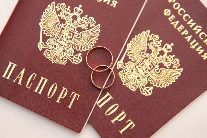 ЗАГС ЛНР подключили к единому реестру: чем это облегчит жизнь жителям Республики?