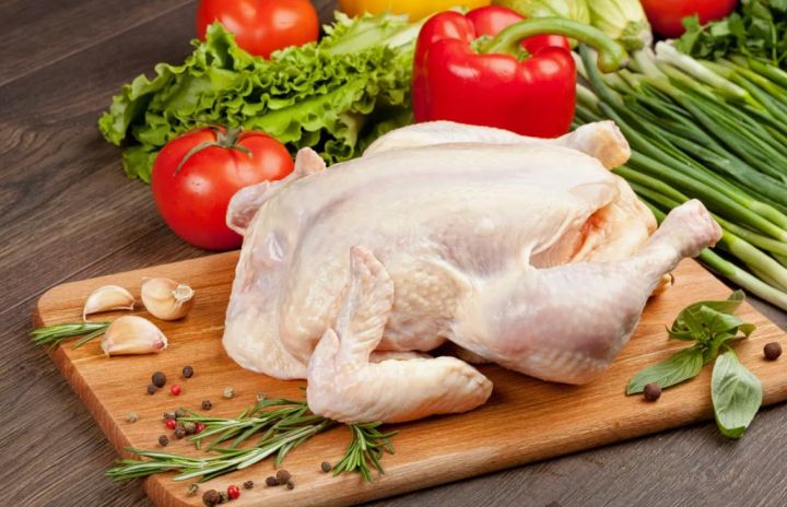 Куры – по 218 рублей, масло – по 800: в ЛНР установили предельные цены на некоторые товары (полный список)