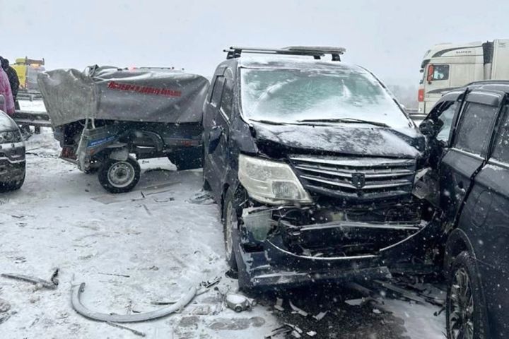 На трассе М-4 «Дон» транспортный коллапс: столкнулись 29 автомобилей