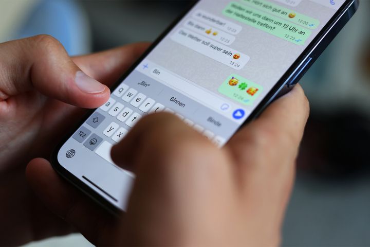 Пользователям WhatsApp станет доступна новая функция: теперь можно закреплять важные диалоги