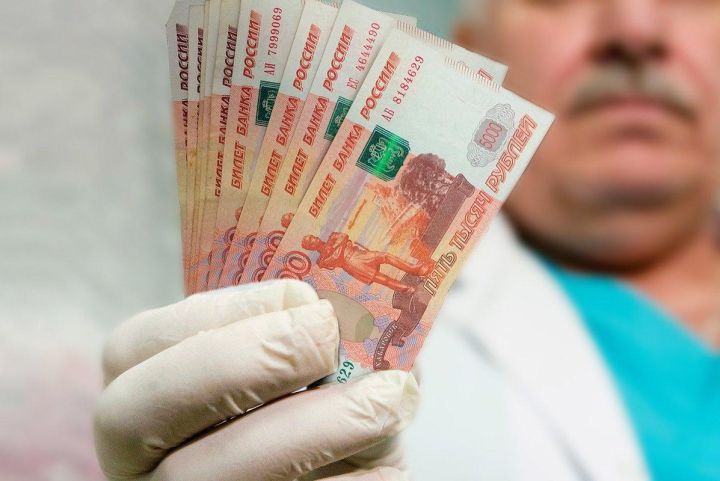 Сельским врачам в ЛНР будут начислять ежемесячные выплаты до 50 тысяч рублей