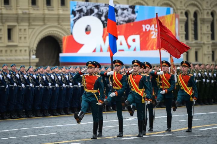 В ряде регионов РФ отменили парад на День Победы: в чём причина?