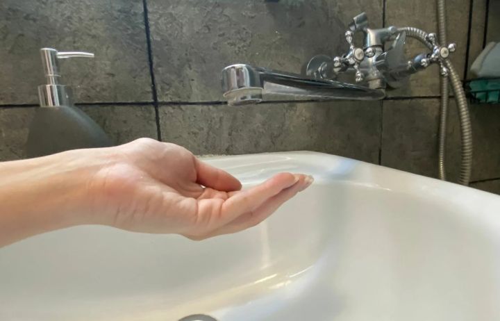 Масштабное отключение воды ожидается в ЛНР с 14 мая: кто и на сколько останется без водоснабжения?