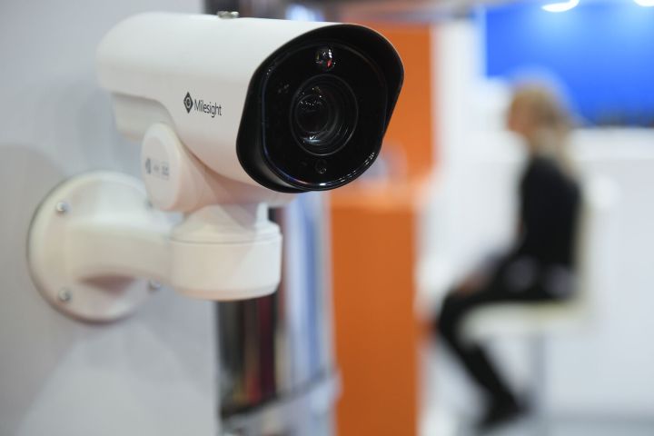 За курение или распитие алкоголя на улице могут начать штрафовать по камерам в РФ
