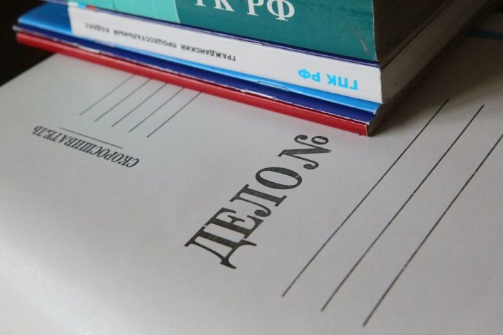 Падением козырька с луганского подъезда на человека займётся прокуратура: мужчина в тяжёлом состоянии