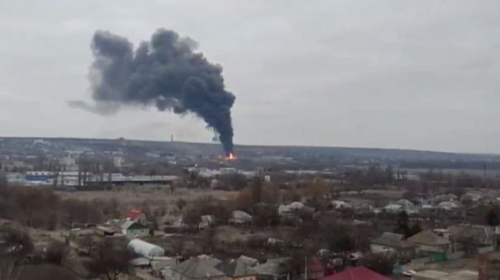 ВСУ выпустили по Луганску «Точку-У»: горит нефтебаза