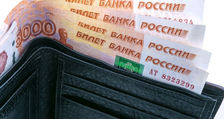 В России хотят запретить зарплату «на руки» ниже МРОТ