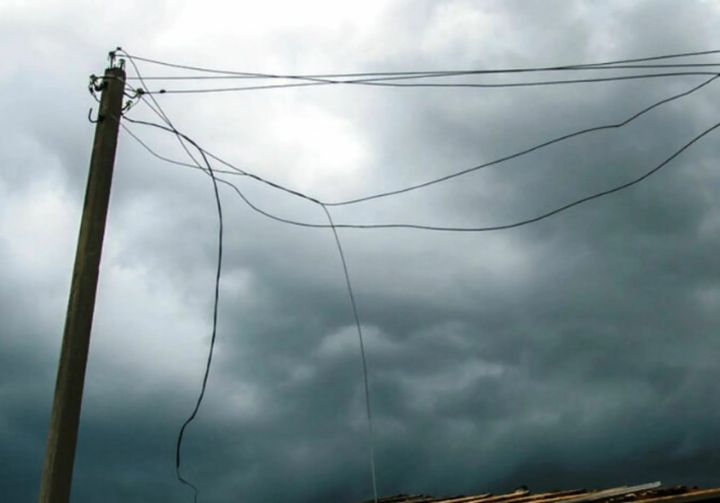 В одном из районов ЛНР без света из-за сильного ветра остались 11 населённых пунктов