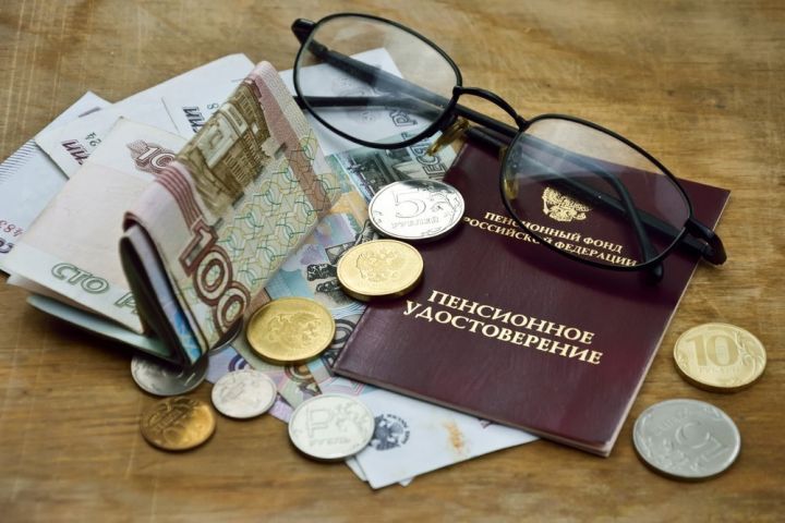 В Соцфонде разъяснили, могут ли пенсионерам с детьми в ЛНР отменить прибавку