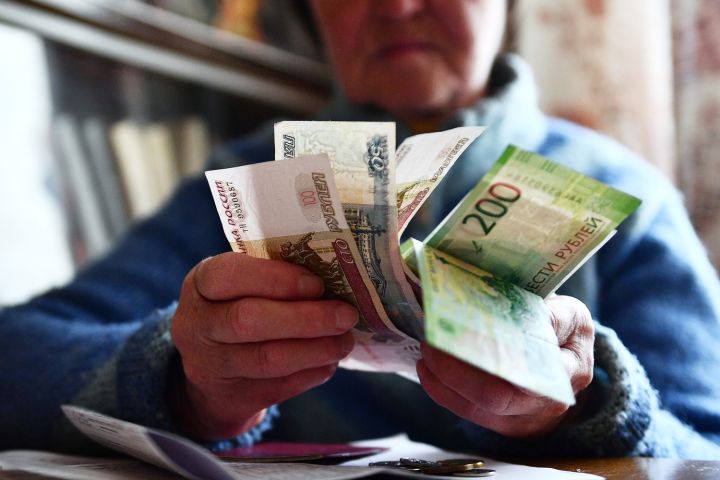 Жителям ЛНР назвали причину уменьшения размера будущей пенсии