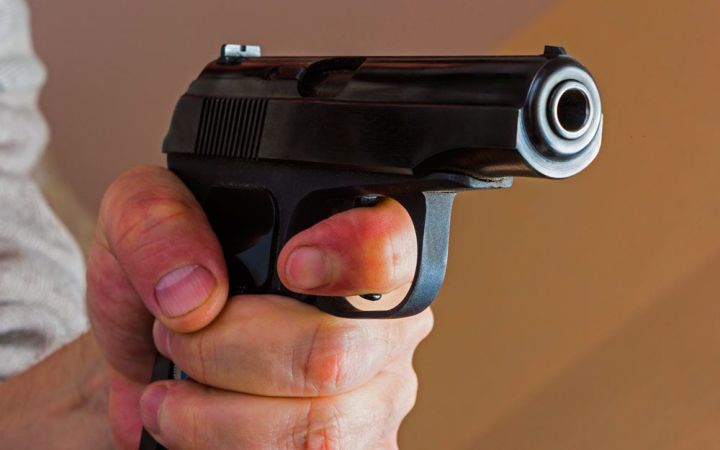 Неизвестные расстреляли остановку с людьми в Ростове-на-Дону: полиция проводит проверку