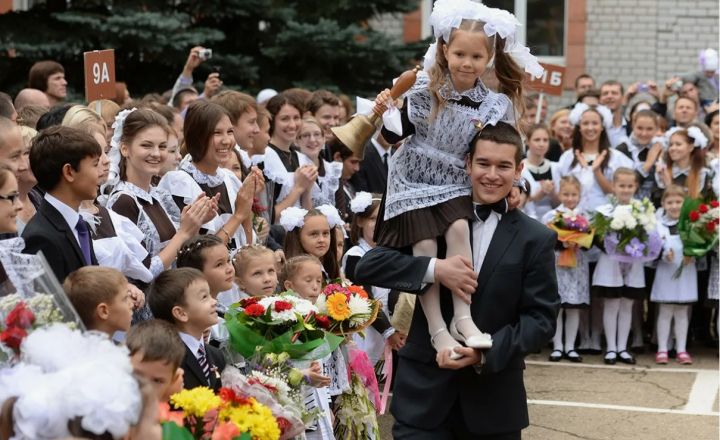 В ЛНР перенесли праздник Первого звонка