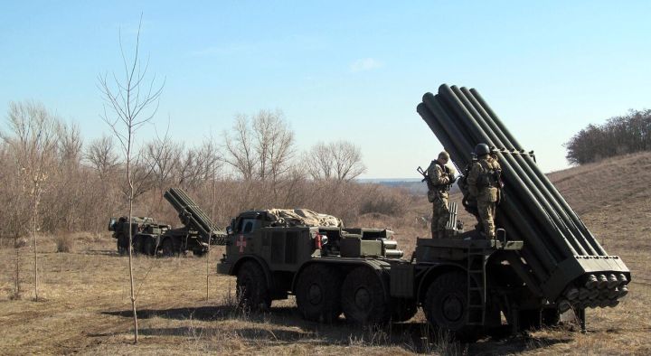 ВСУ обстреляли Брянку из РСЗО «Ураган»: повреждены жилые дома, школы и больница