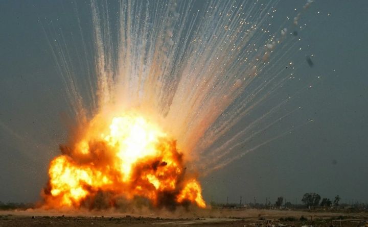 ВСУ атаковали гражданский автомобиль в ЛНР: два человека в тяжёлом состоянии