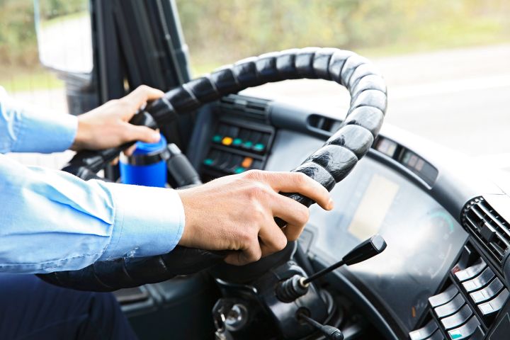 В Луганске серьёзная нехватка водителей автобусов: вместо 430 работают лишь 130