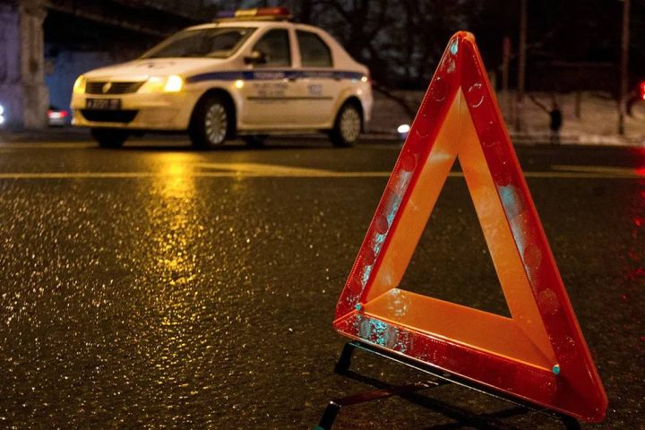 В ЛНР водитель вечером сбил подростка, которая шла по обочине