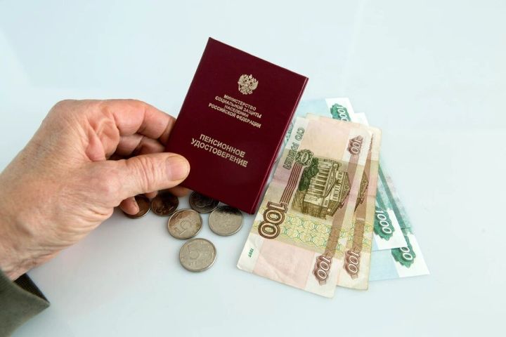 В ЛНР с 1 ноября изменился размер доплаты к пенсиям летчиков и шахтёров