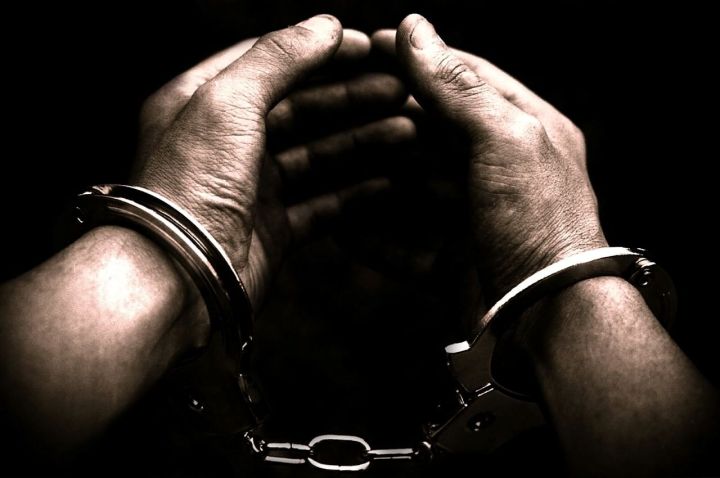 Избил женщину и забрал у неё деньги: житель ЛНР окажется за решёткой за кражу 7,5 тыс. руб.