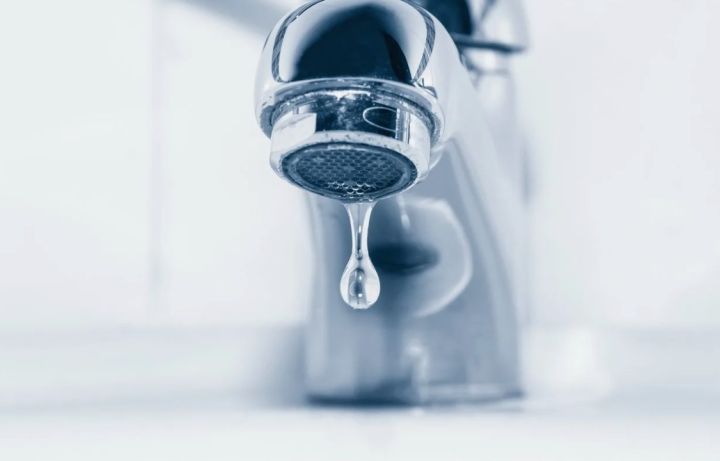 Опять – поломка, опять без воды: «сухая» жизнь свердловчан продолжается из-за аварии уже на местном водоводе