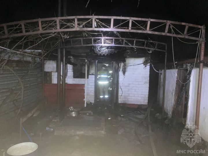 Жилой дом сгорел в одном из городов ЛНР: молодая девушка не смогла выбраться и задохнулась там