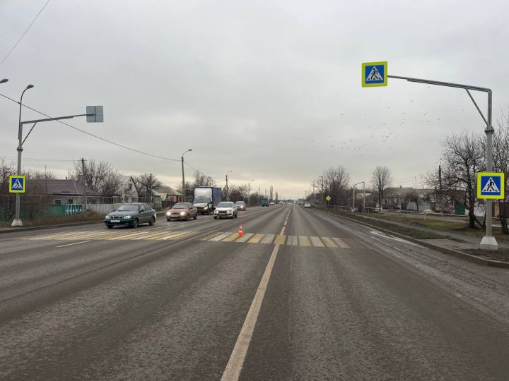 Водитель иномарки в ЛНР сбил школьника на «зебре»: ребёнок оказался в больнице