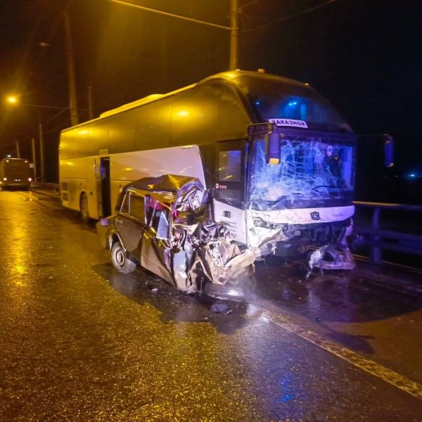 Смертельные выходные: за два дня в ЛНР в ДТП трое погибли и шестеро пострадали