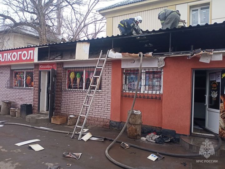 Киоск с продуктами сгорел в одном из городов ЛНР