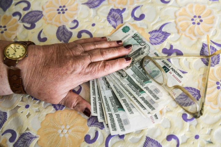 В ЛНР начата выплата проиндексированных пенсий за февраль: кому деньги поступят сегодня?