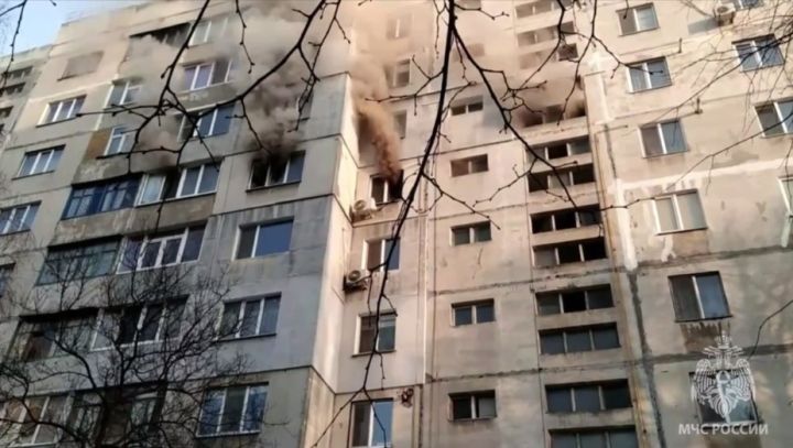 Ребёнок пострадал на пожаре, возникшем в многоэтажке Луганска