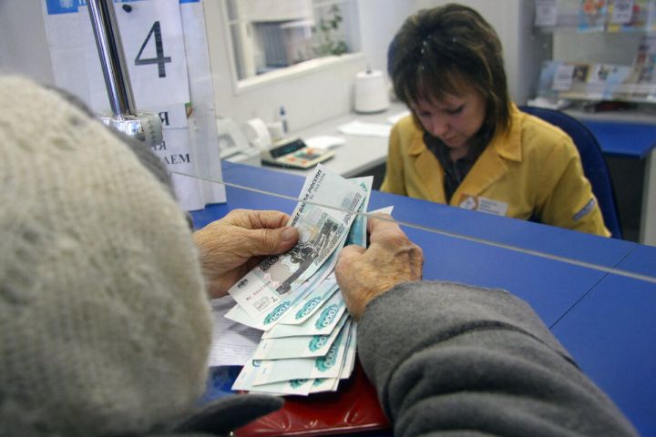 Каким способом жители ЛНР могут получать пенсию и можно ли его изменить: разъяснили в Соцфонде