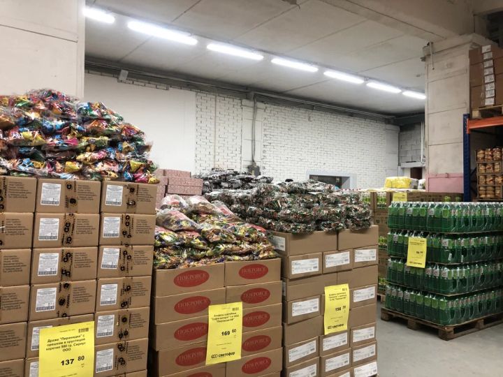 В сети магазинов «Светофор» в Ростовской области прошёл рейд: там сняли с продажи 1,5 т продуктов