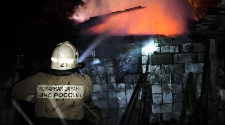 ВСУ нанесли удар по территории ЛНР: загорелся дом, погиб мирный житель