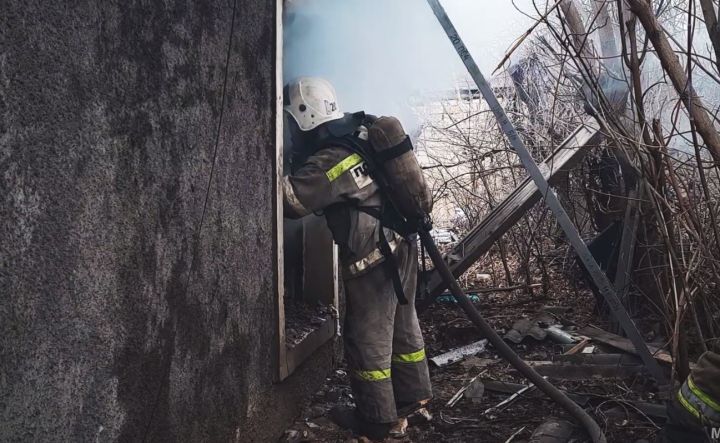 Пожилой житель ЛНР погиб из-за пожара в собственном доме, не успев выйти из огня