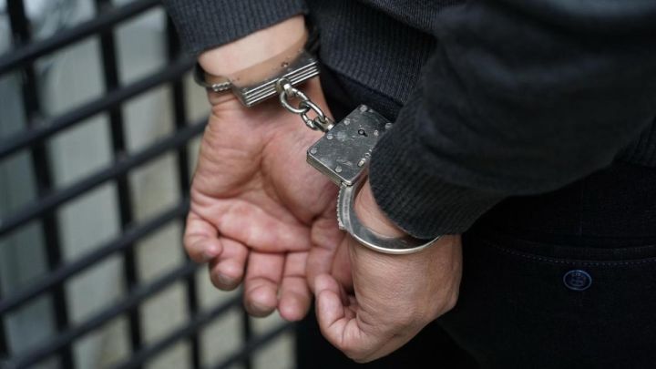 Всё началось с обычной переписки: в ЛНР задержан педофил, растлевавший девочку